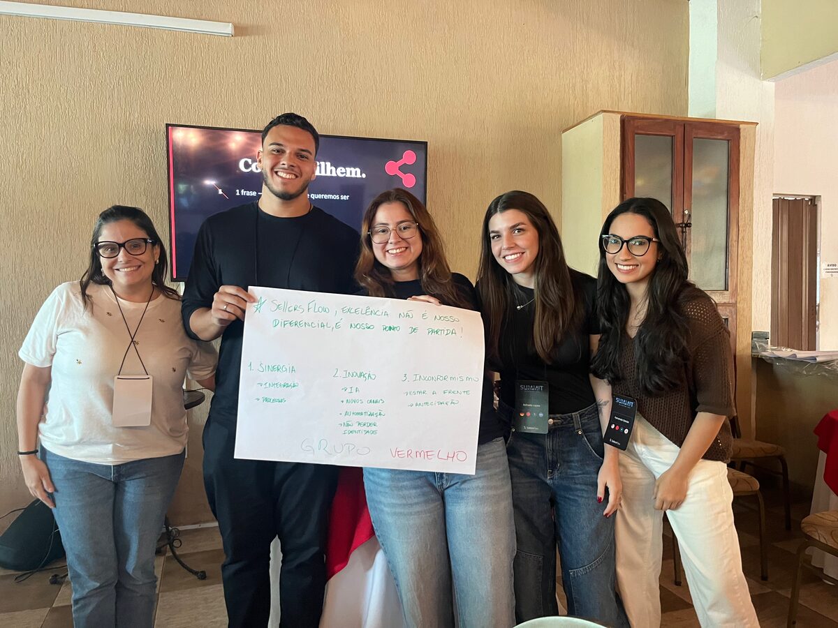 Grupo Vermelho apresentando na Dinâmica das Cores